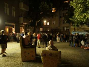 KörnerKiezKino — Outdoor Tatort Screening im Kiez